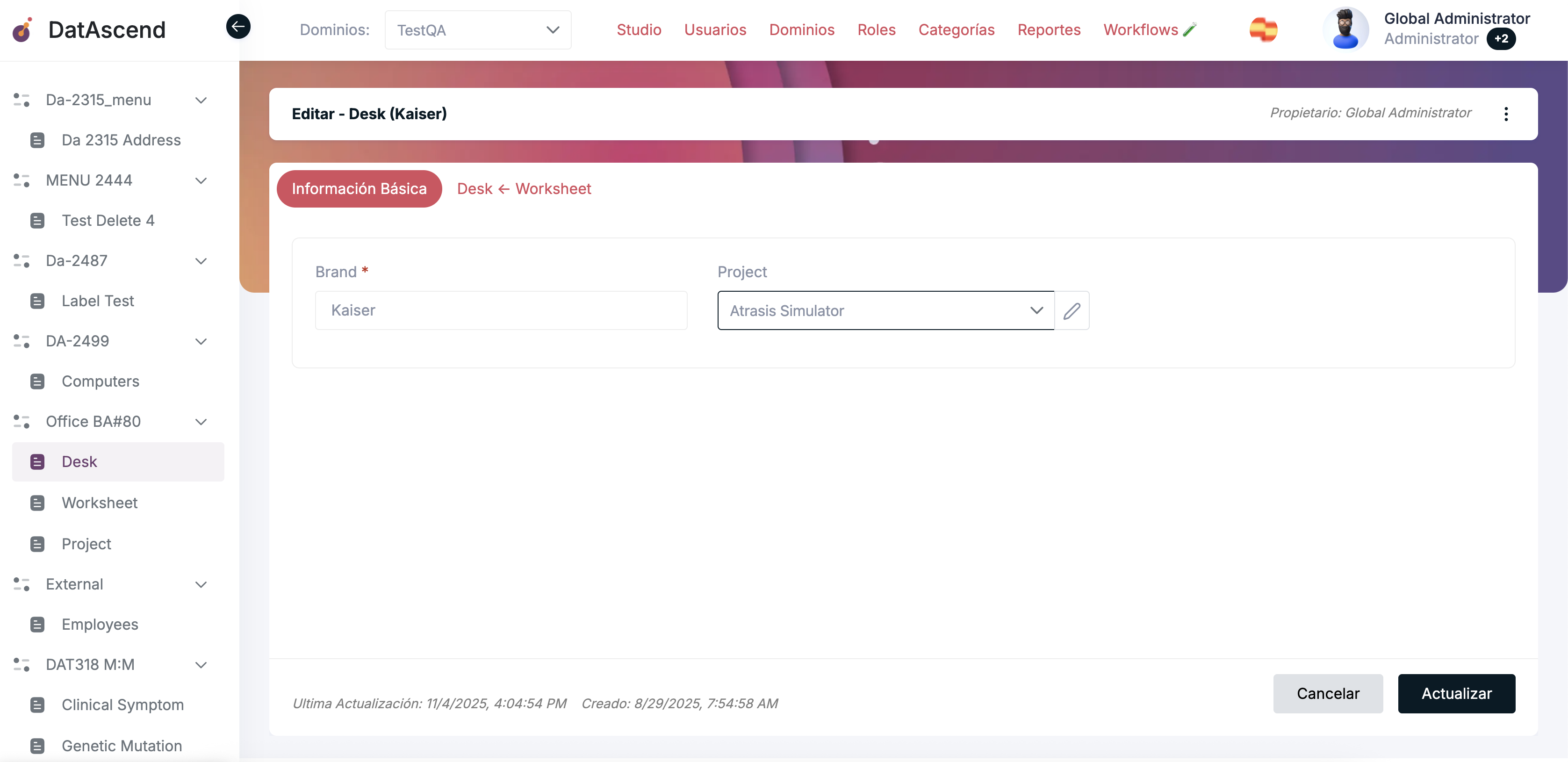 Pestañas de relación mostrando Desk con registros relacionados de Worksheet